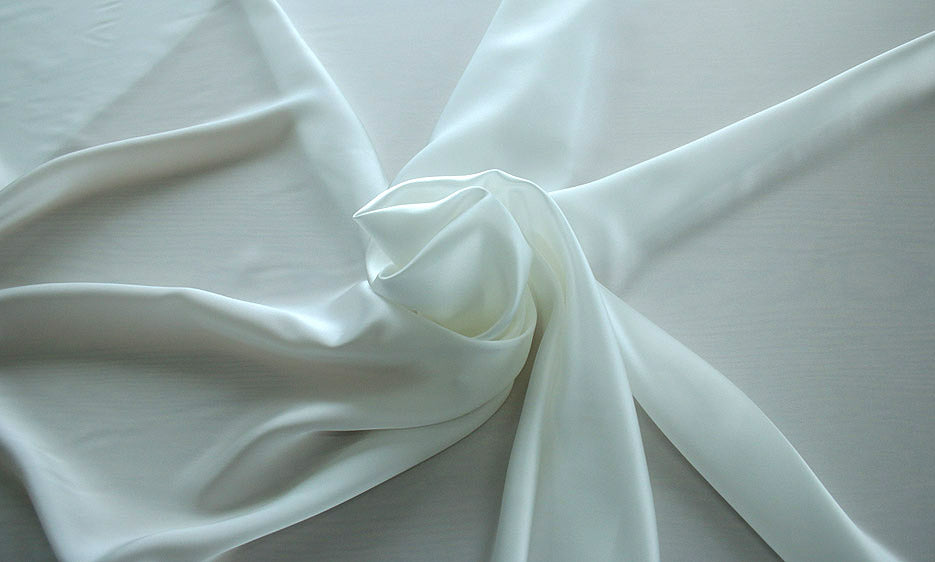 Crepé Satin 1712-002 - Seda natural 100%, Ancho 135/140 cm, Peso 100 gr/mtl