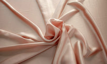 Cargar imagen en el visor de la galería, Crepé Satin 1712-040 - Seda natural 100%, Ancho 135/140 cm, Peso 100 gr/mtl