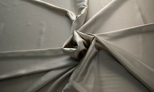 Crepé Satin 1713-015 - Seda 97%, Licra 6%, Ancho 135/140 cm, Peso 100 gr/mtl