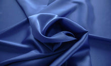 Cargar imagen en el visor de la galería, Crepé Satin 1713-141 - Seda 97%, Licra 6%, Ancho 135/140 cm, Peso 100 gr/mtl