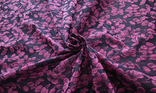 Cargar imagen en el visor de la galería, Jacquard 990101-131 - Co 63%, Se 31%, Pc 6%, Ancho 140 cm, Peso 238 gr/mtl