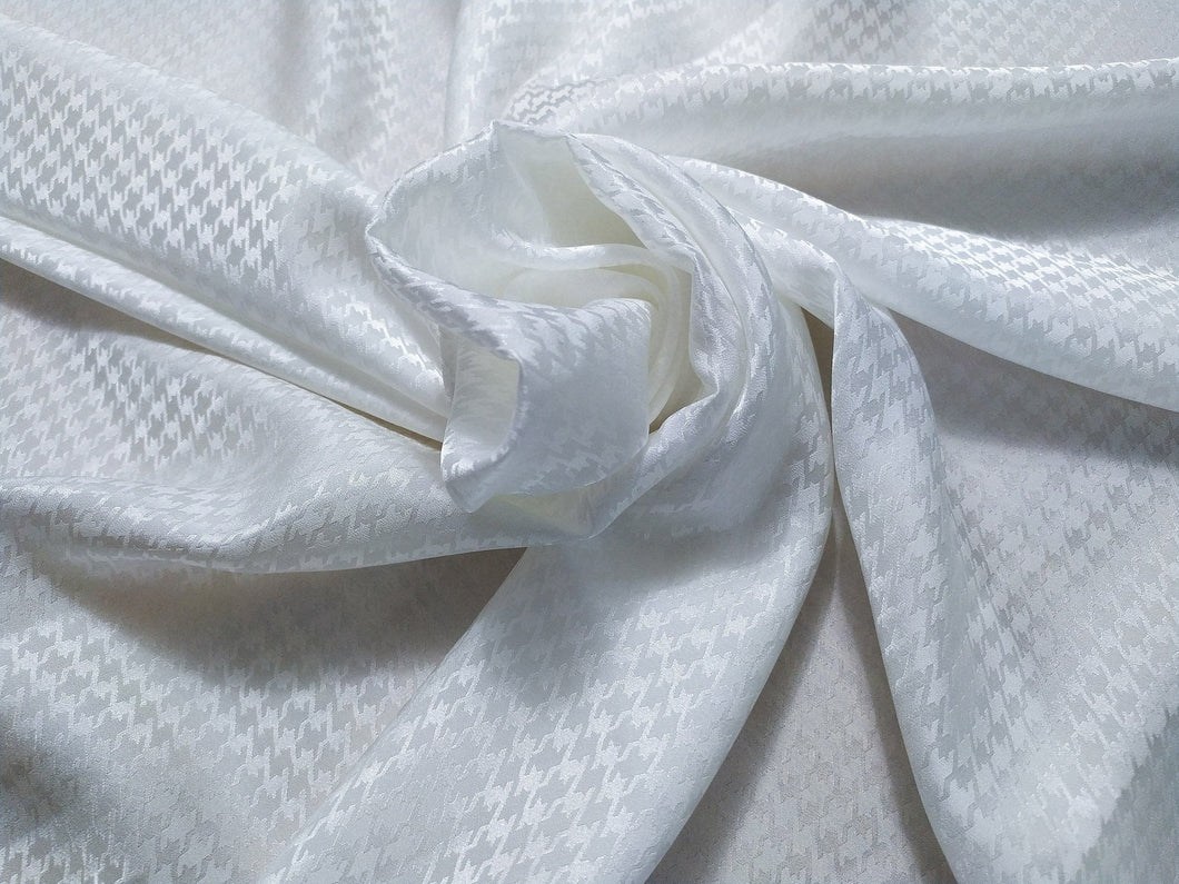 Jacquard 4, 93 gr/mtl - 100% Seda, Ancho 140 cm, 4 metros (38,85 € el metro)